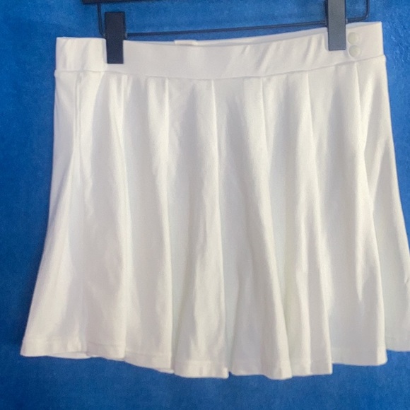 WEWOREWHAT skort - Picture 3 of 8